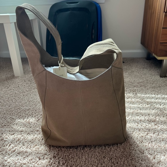 Selling a new Patti bag my Lucky Brand - Picture 5 of 13